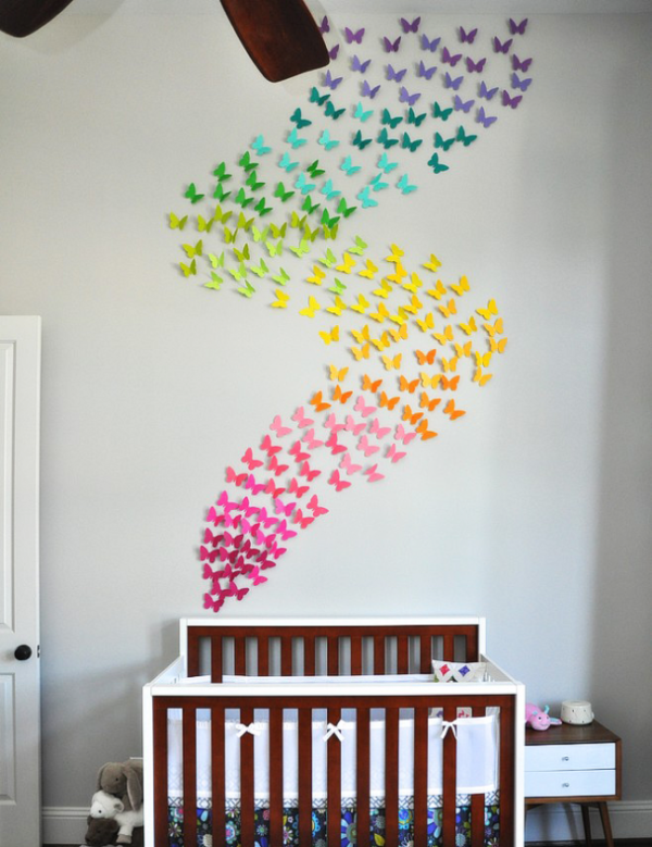 Вихрь в детской комнате из цветных бабочек